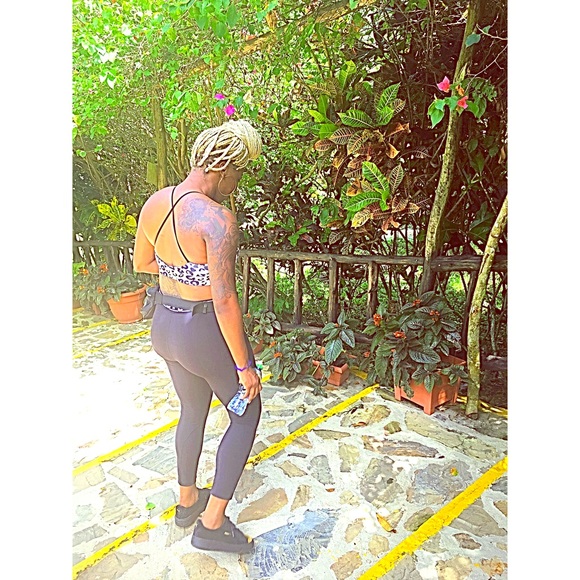 Meet your Posher, Monique - Picture 1 of 1